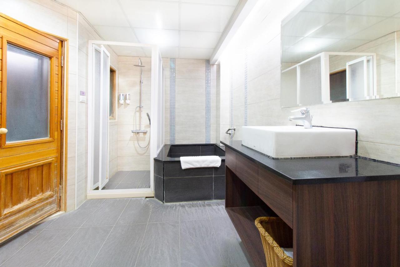 Baron'S Hot Spring Hotel Jiaoxi Zewnętrze zdjęcie